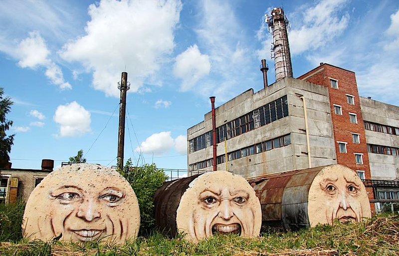Illustration for article titled Cool graffitis bring old buildings to lifeĀ
